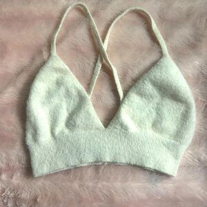 Windsor Fashion Fuzzy white crop top